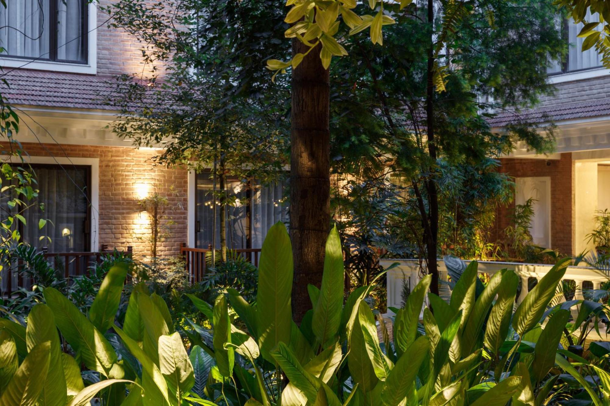 Hotel Thrive, A Tropical Courtyard Kathmandu Exterior photo
