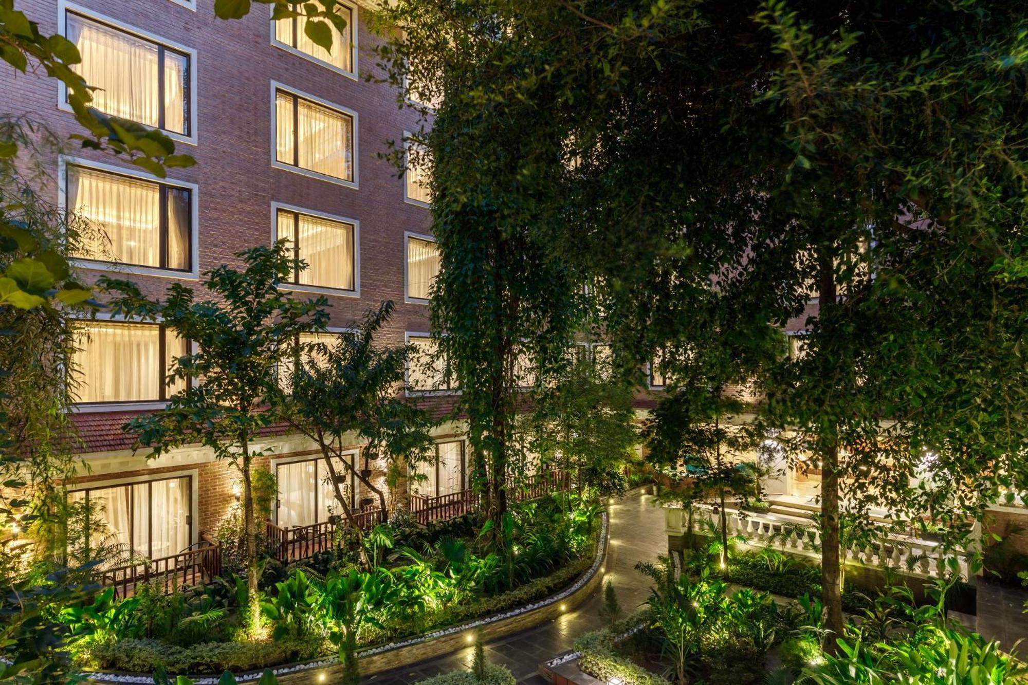 Hotel Thrive, A Tropical Courtyard Kathmandu Exterior photo